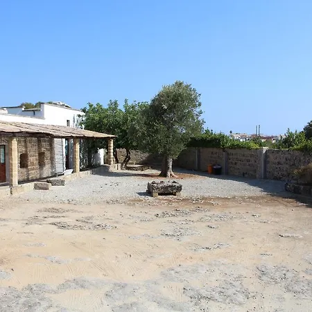 Masseria Li Curti ベッド・アンド・ブレックファスト 3*