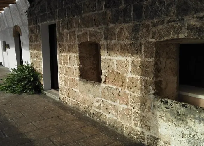 Masseria Li Curti Bed & Breakfast