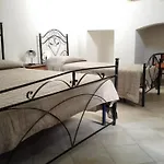 Masseria Li Curti Bed & Breakfast 3*