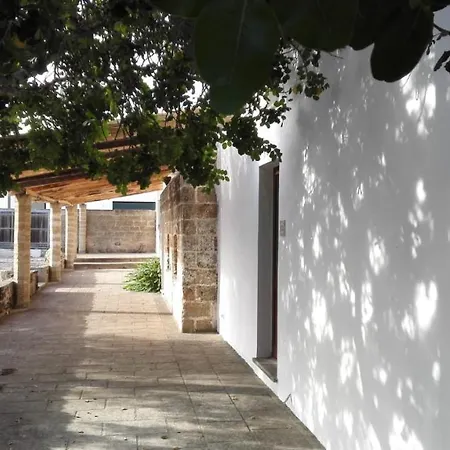 לינה וארוחת בוקר Masseria Li Curti