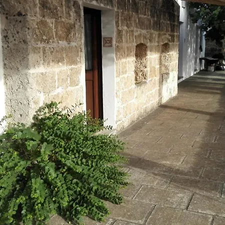 לינה וארוחת בוקר Masseria Li Curti