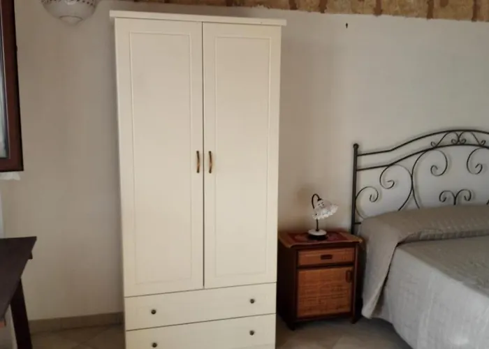 Masseria Li Curti Bed & Breakfast