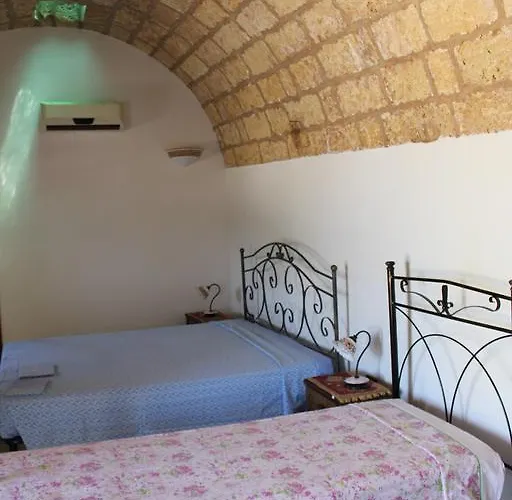 Masseria Li Curti 3* Giuliano