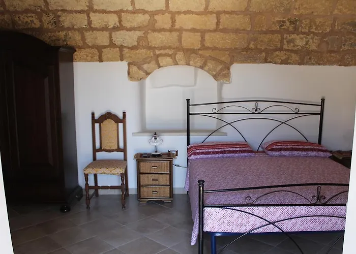 Bed & Breakfast Masseria Li Curti 3*